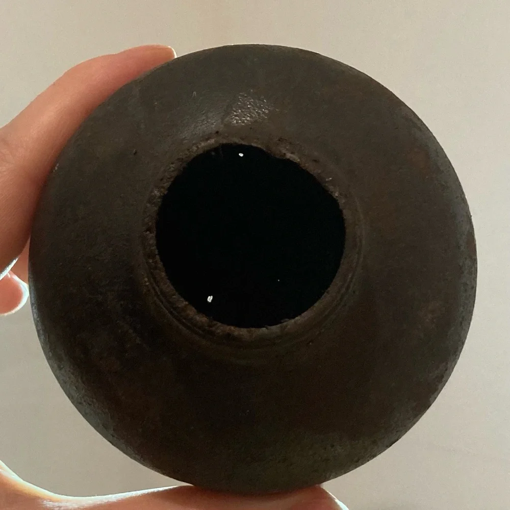 Vintage oil can